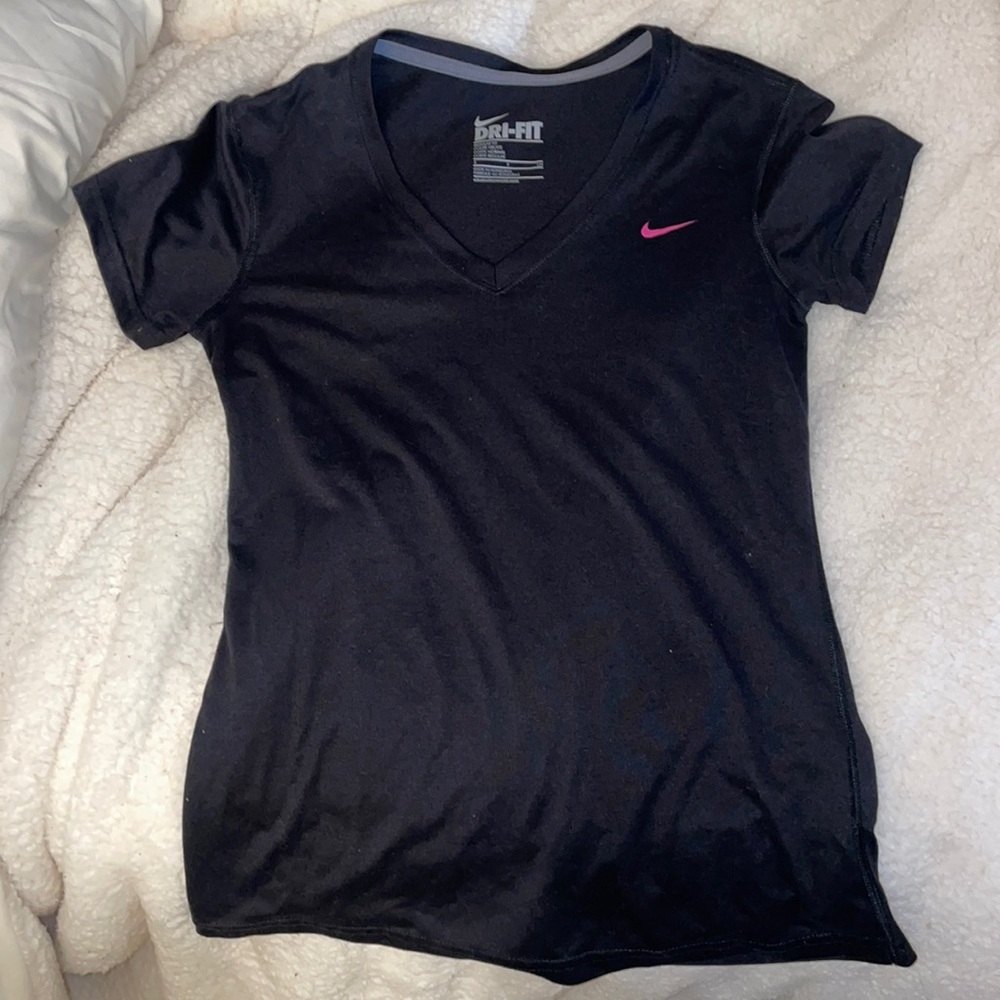 Women’s v-neck Tshirt